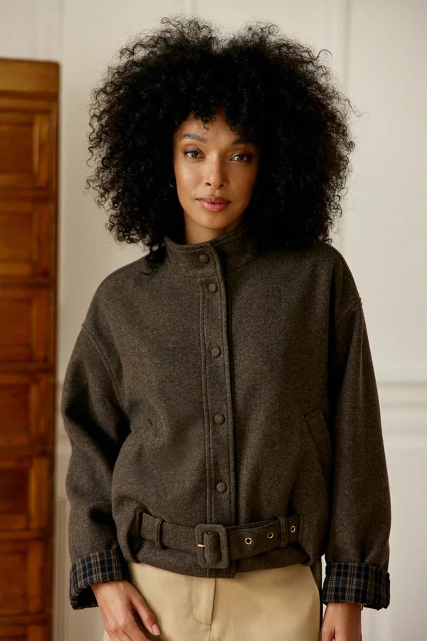 MANTEL NAELA