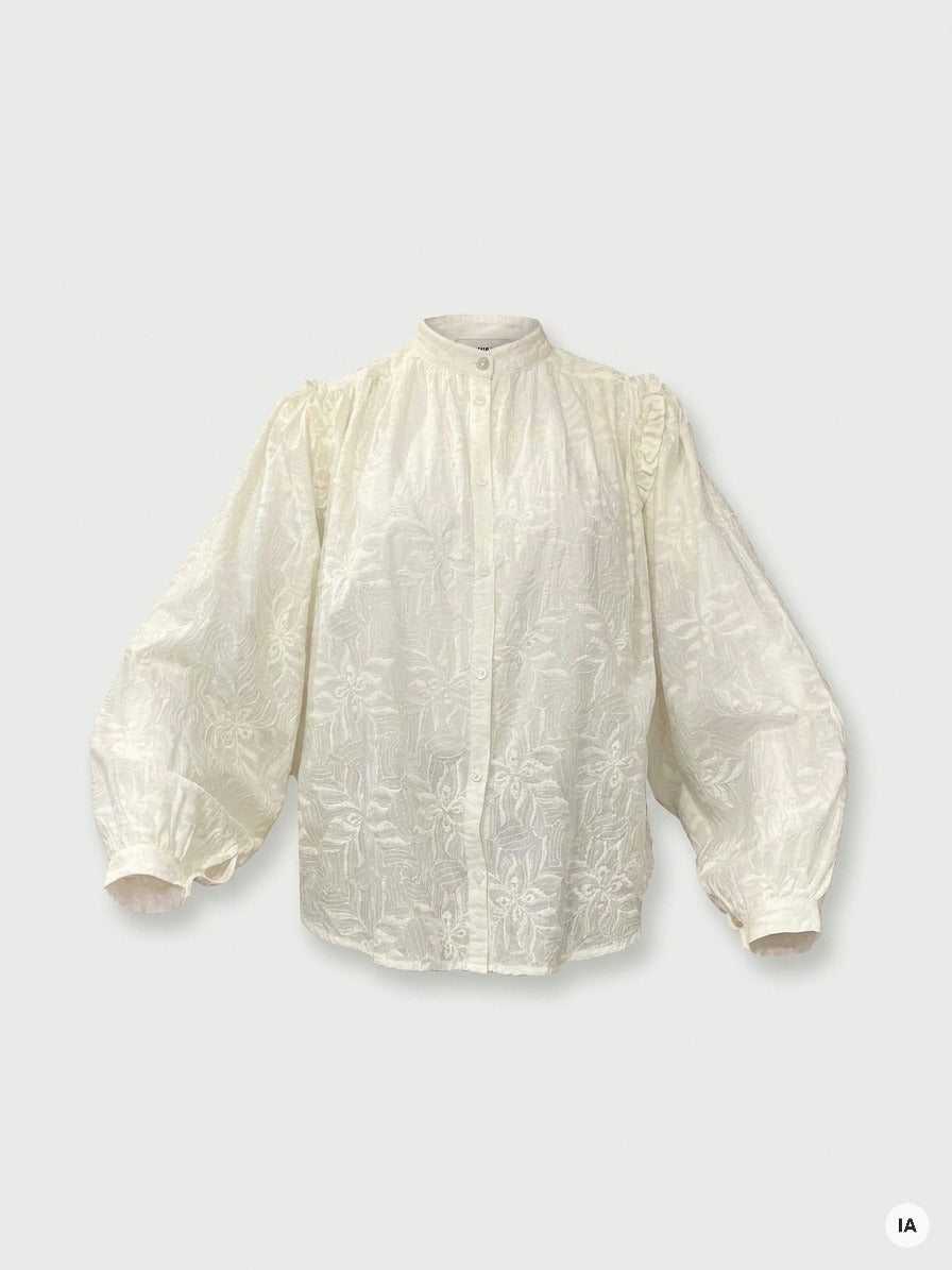 BLOUSE MUSE ECRU - MINUIT DOUZE TOP — Image générée par IA