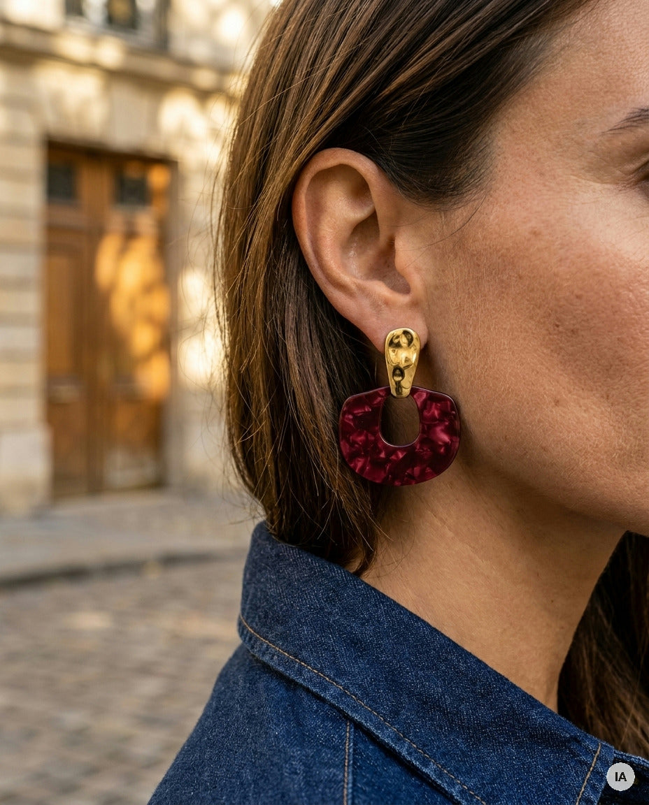 BOUCLES D'OREILLES ASTRID BORDEAUX - BOHM Bague — Image générée par IA