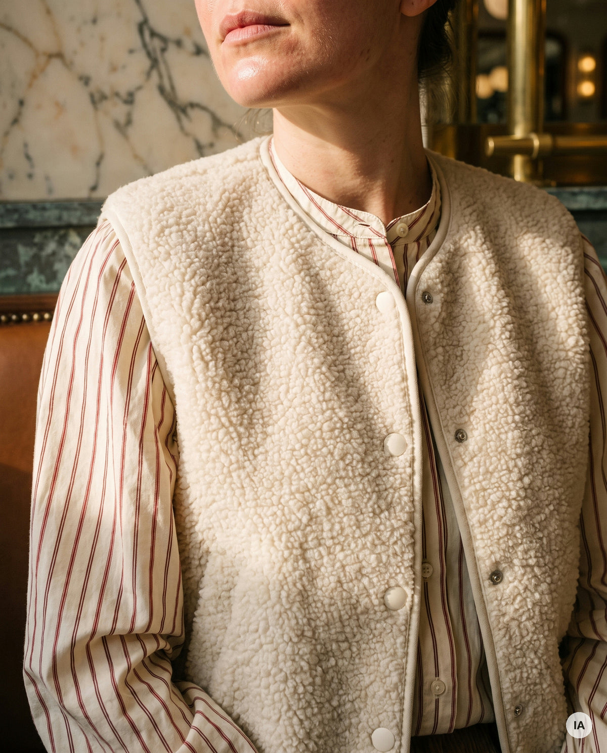 GILET SANS MANCHES PAULINE ECRU - CHARLIOR Gilet — Image générée par IA