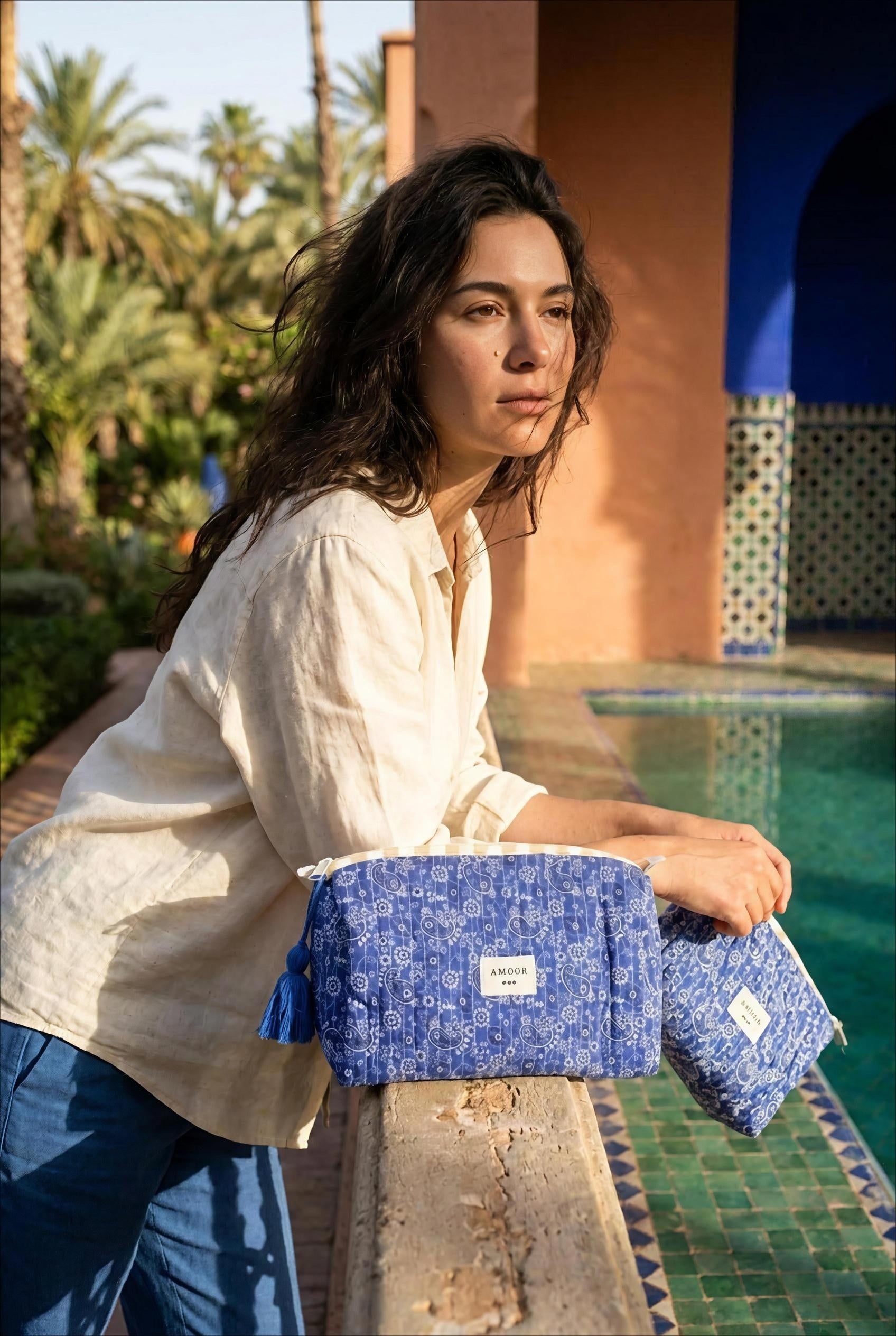 GRANDE TROUSSE - JOLIS MOTIFS ET AMOUR AVEC 3 COEURS BLEU BAND - BOHM Pochette