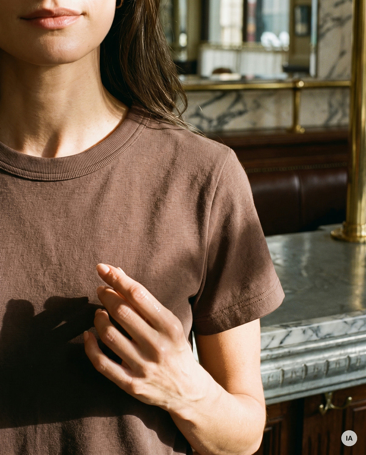 TSHIRT ONI CHOCOLAT - ORAIJE T-shirt — Image générée par IA